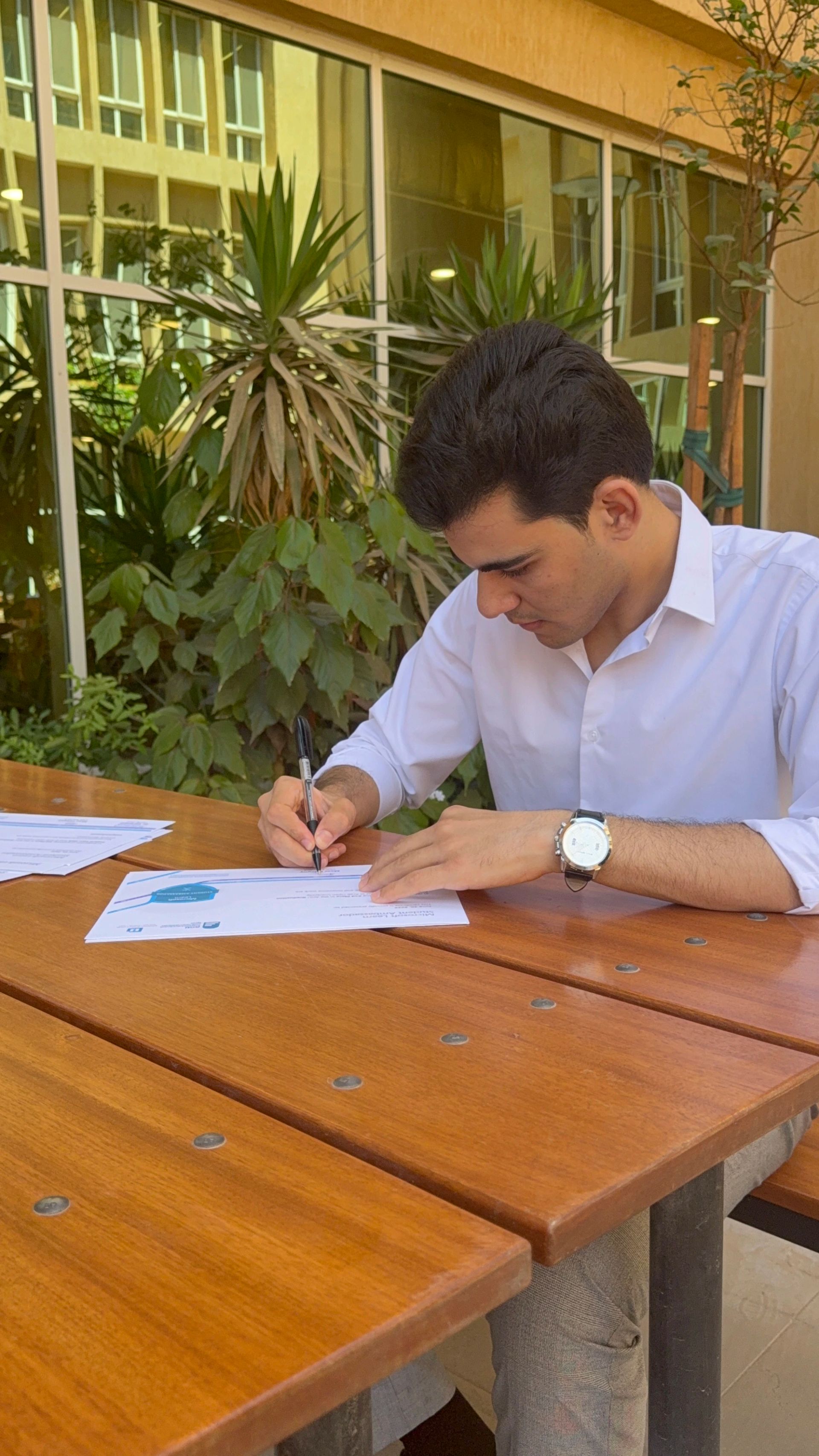 AOU Expo 2026: Moaz signs the certificates of appreciation