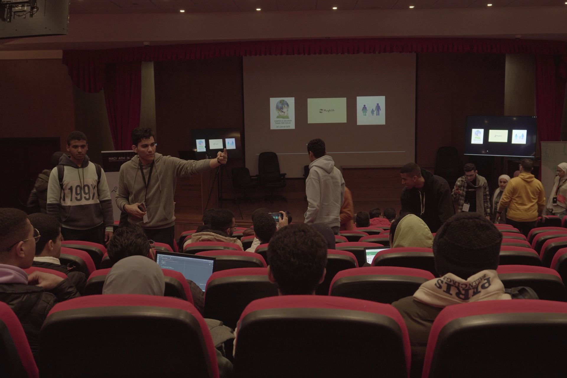 Hackathon Solution Challenge 2023: Photo 4