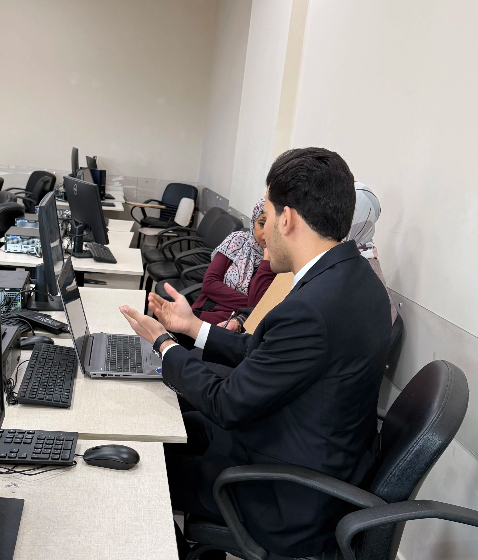 Moaz Eldegwy: Showing a professor the graduation project