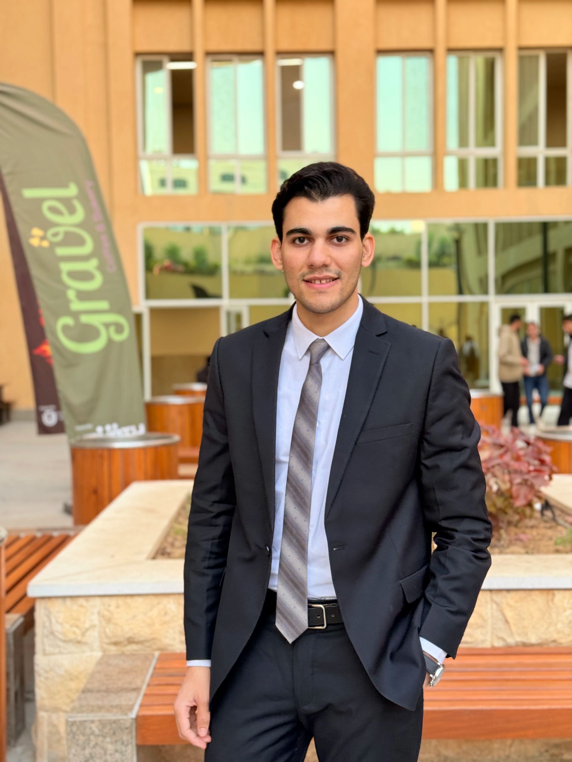 Moaz Eldegwy: Suit