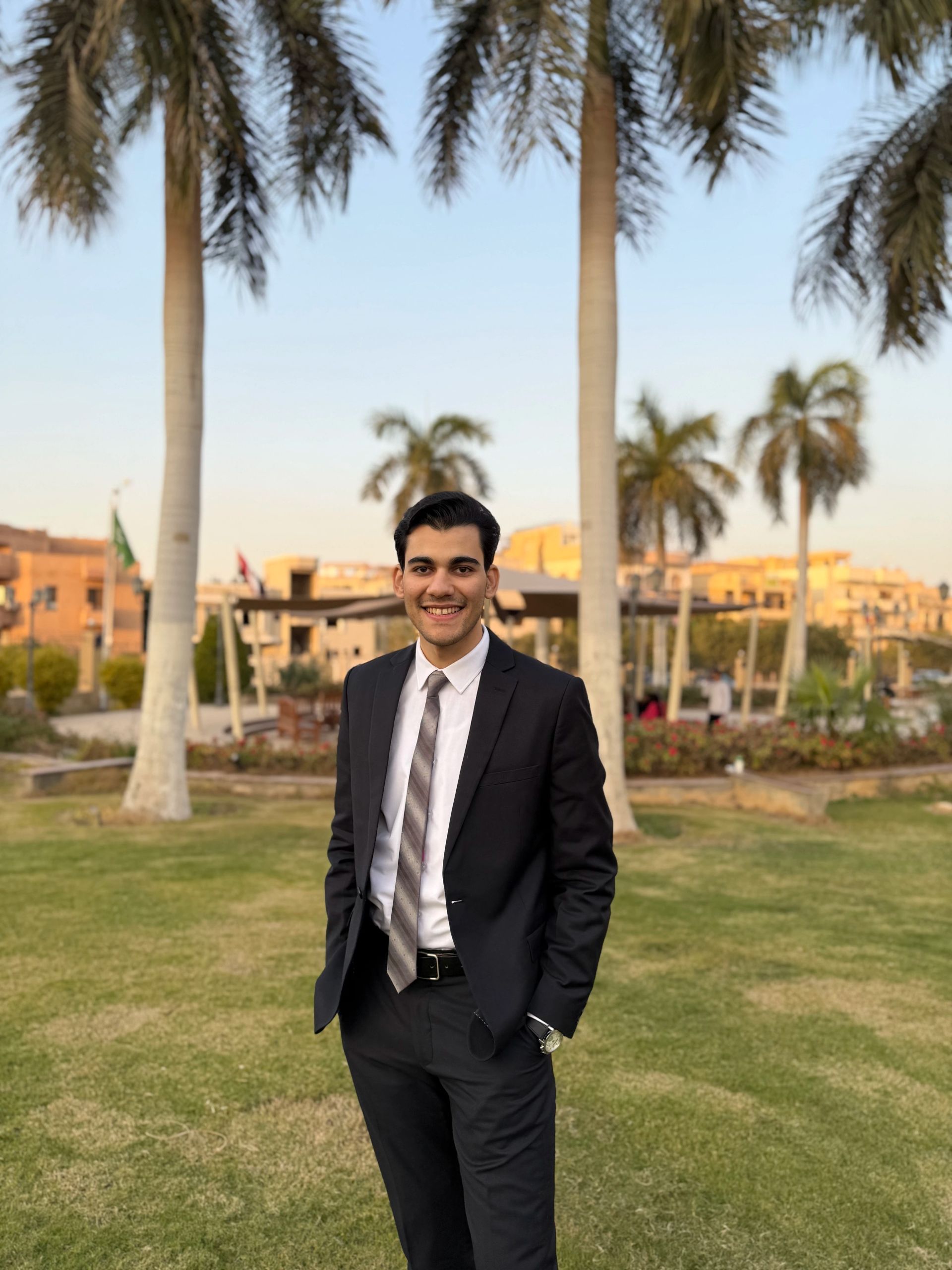 Moaz Eldegwy: Suit