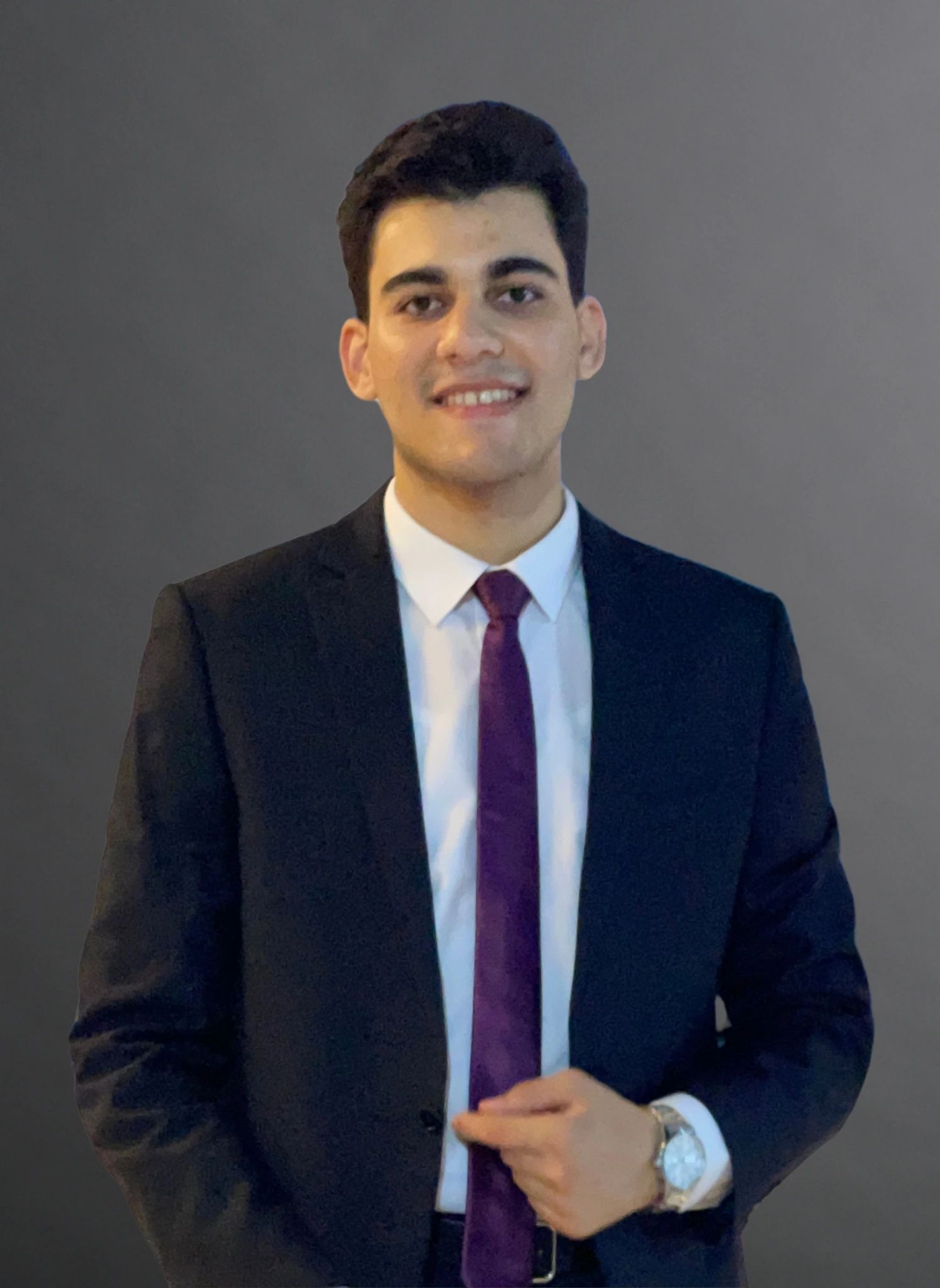 Moaz Eldegwy: Suit
